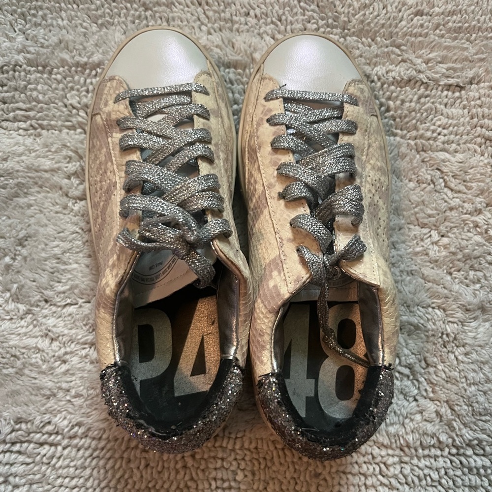 ✅P448 sneakersStylish Snakeskin Sneakers with Glitter Accents